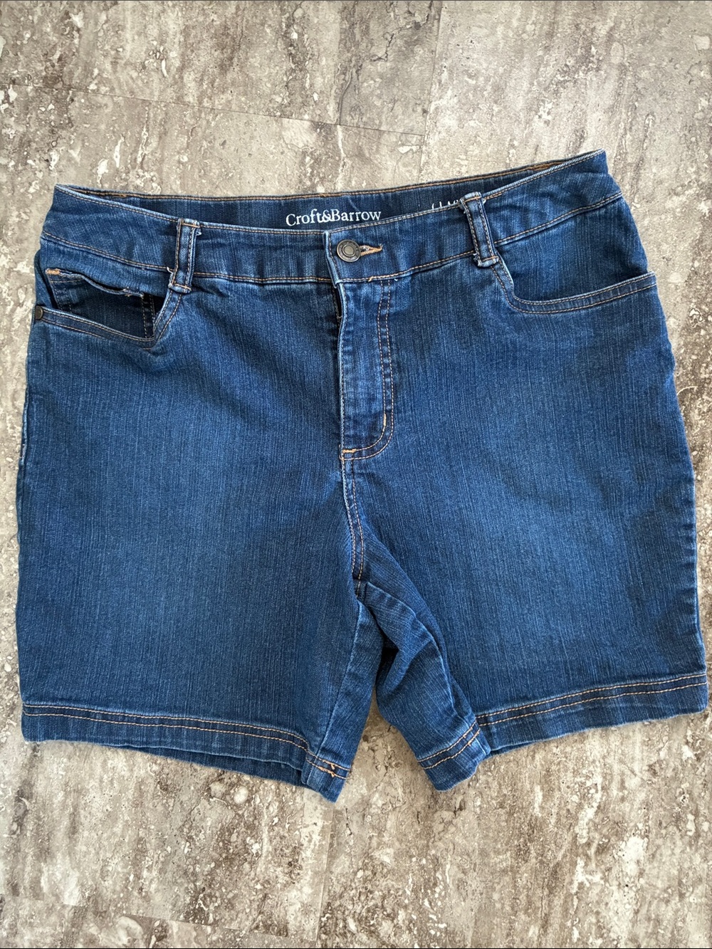 Croft&Barrow Classic Fit denim shorts, 8, EUC